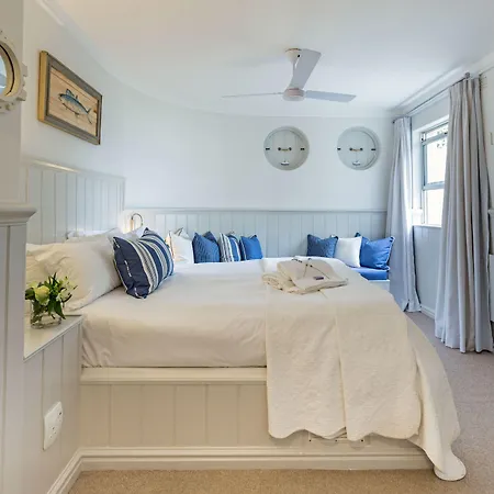 Ocean Watch Guest House-3